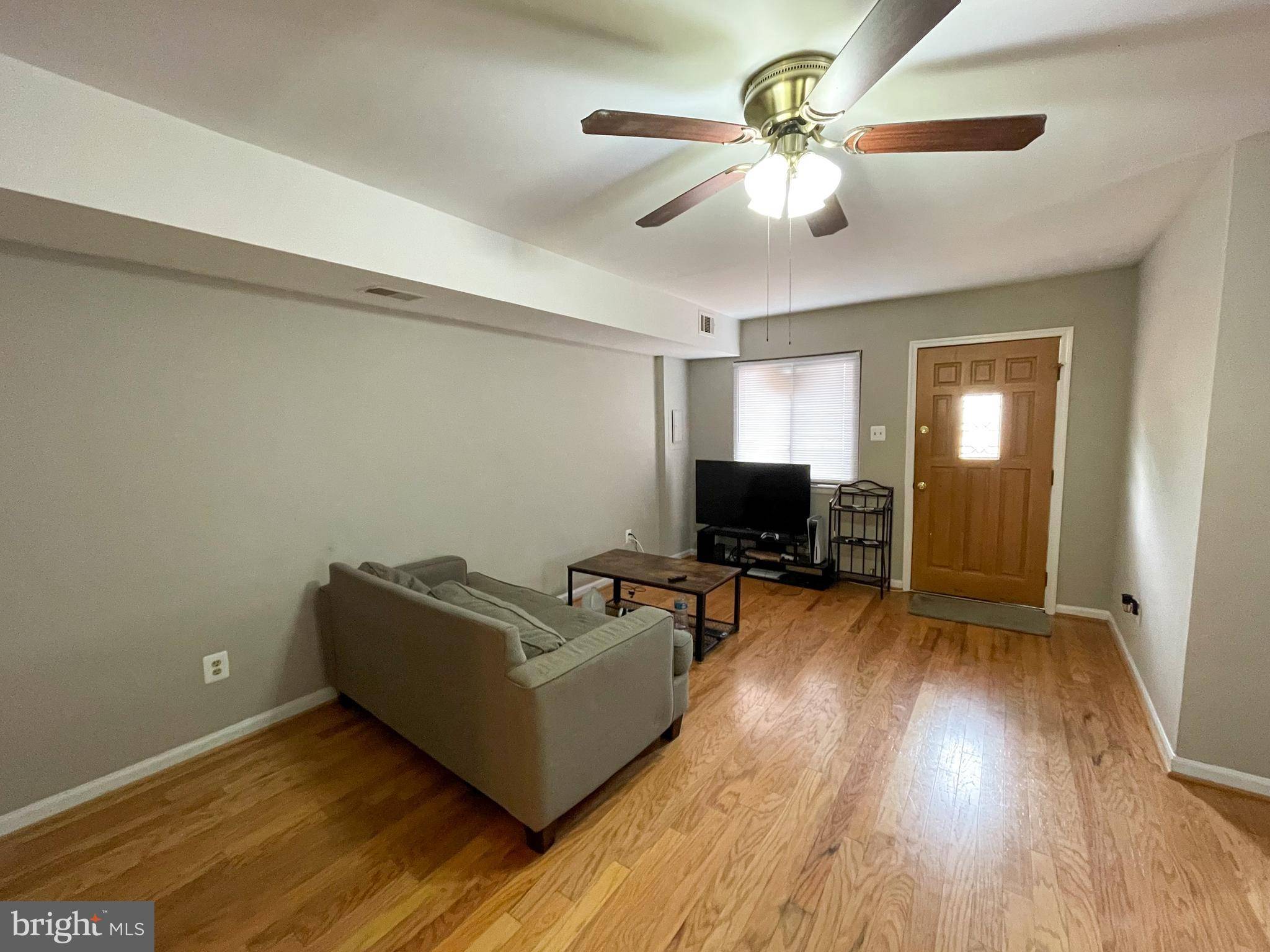 Alexandria, VA 22309,8413 ALAMEDA CT #62