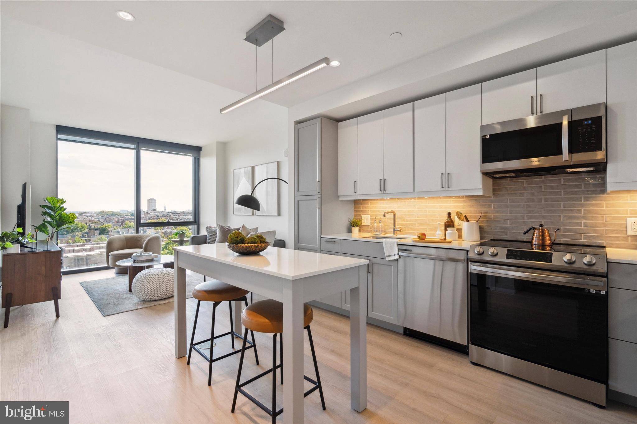 Philadelphia, PA 19106,1-5 DOCK STREET #1005