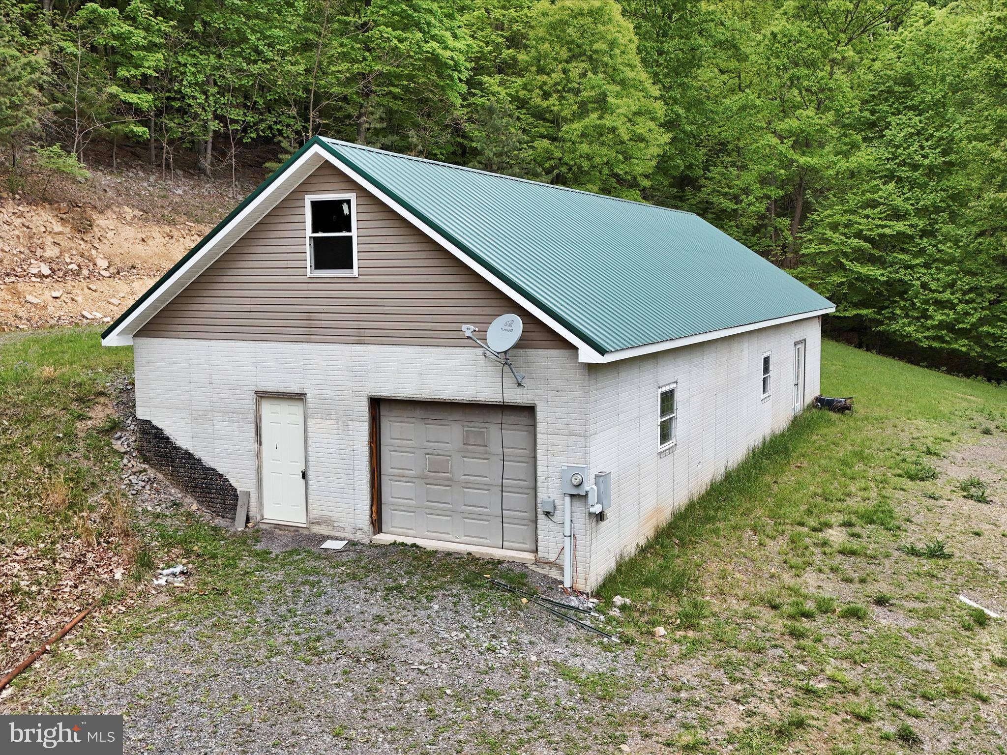 New Creek, WV 26743,1878 NANCY HANKS DR