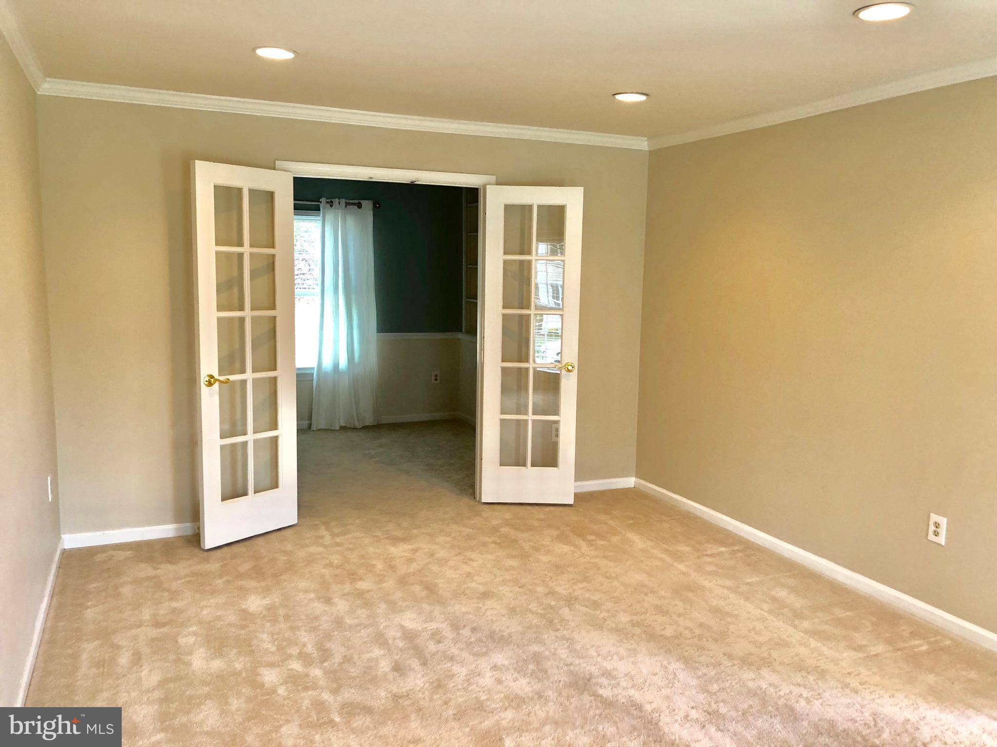 Dumfries, VA 22025,15860 MONTVIEW DR