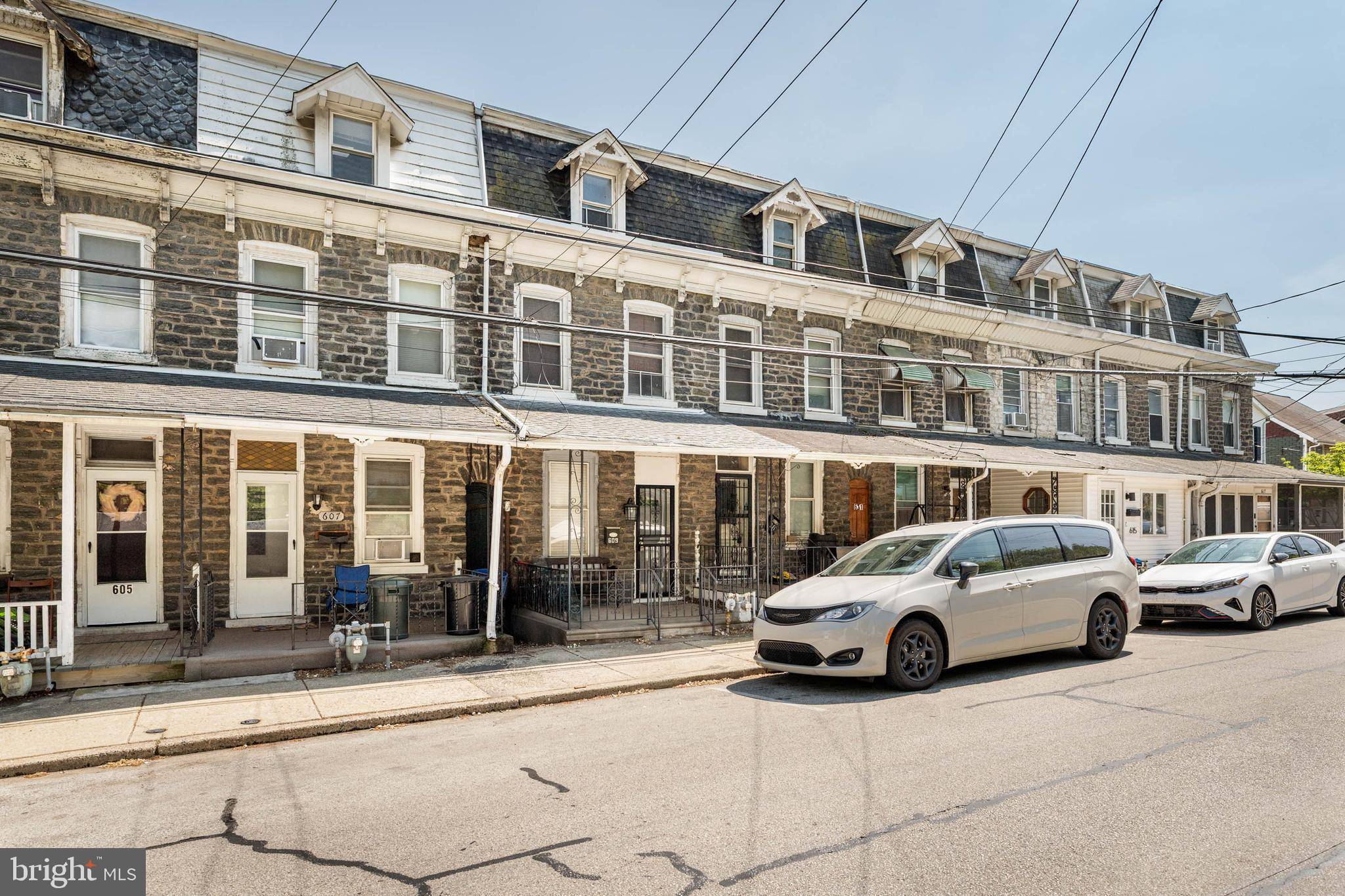 Conshohocken, PA 19428,609 FORD ST