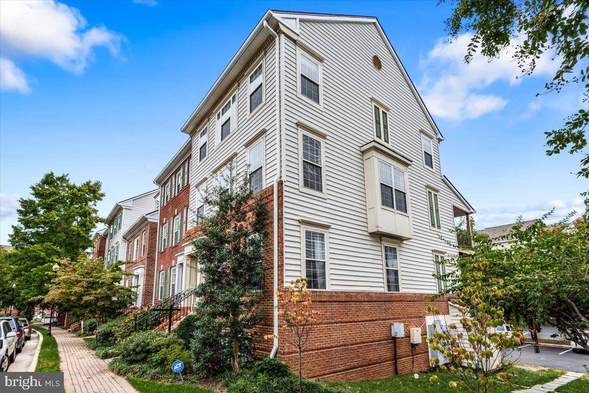 Alexandria, VA 22314,710 NORFOLK LN #B