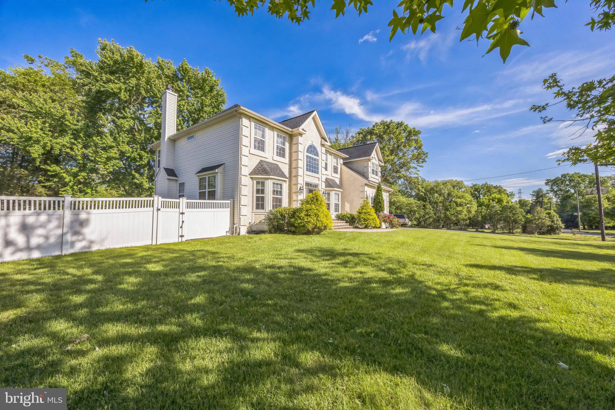 Mount Laurel, NJ 08054,1 ELMWOOD RD