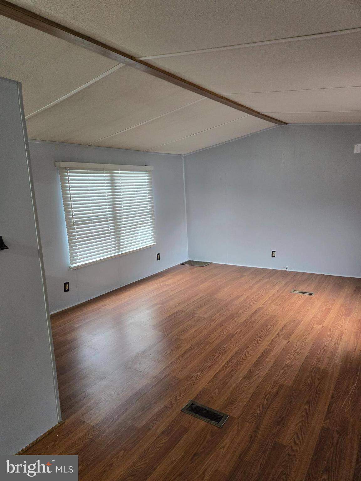 Buena, NJ 08310,267 MAYFLOWER DR
