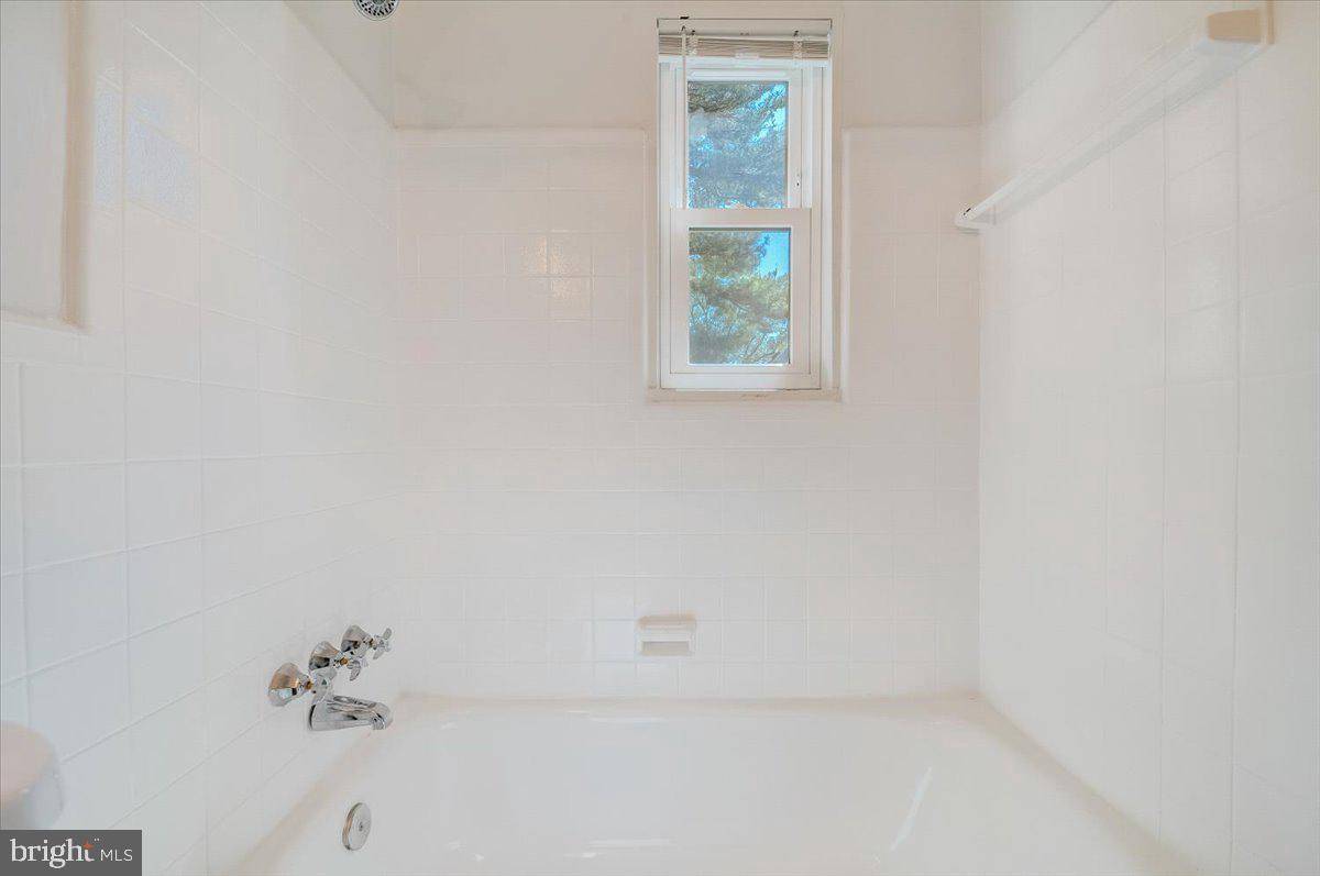 Washington, DC 20032,872 BELLEVUE ST SE
