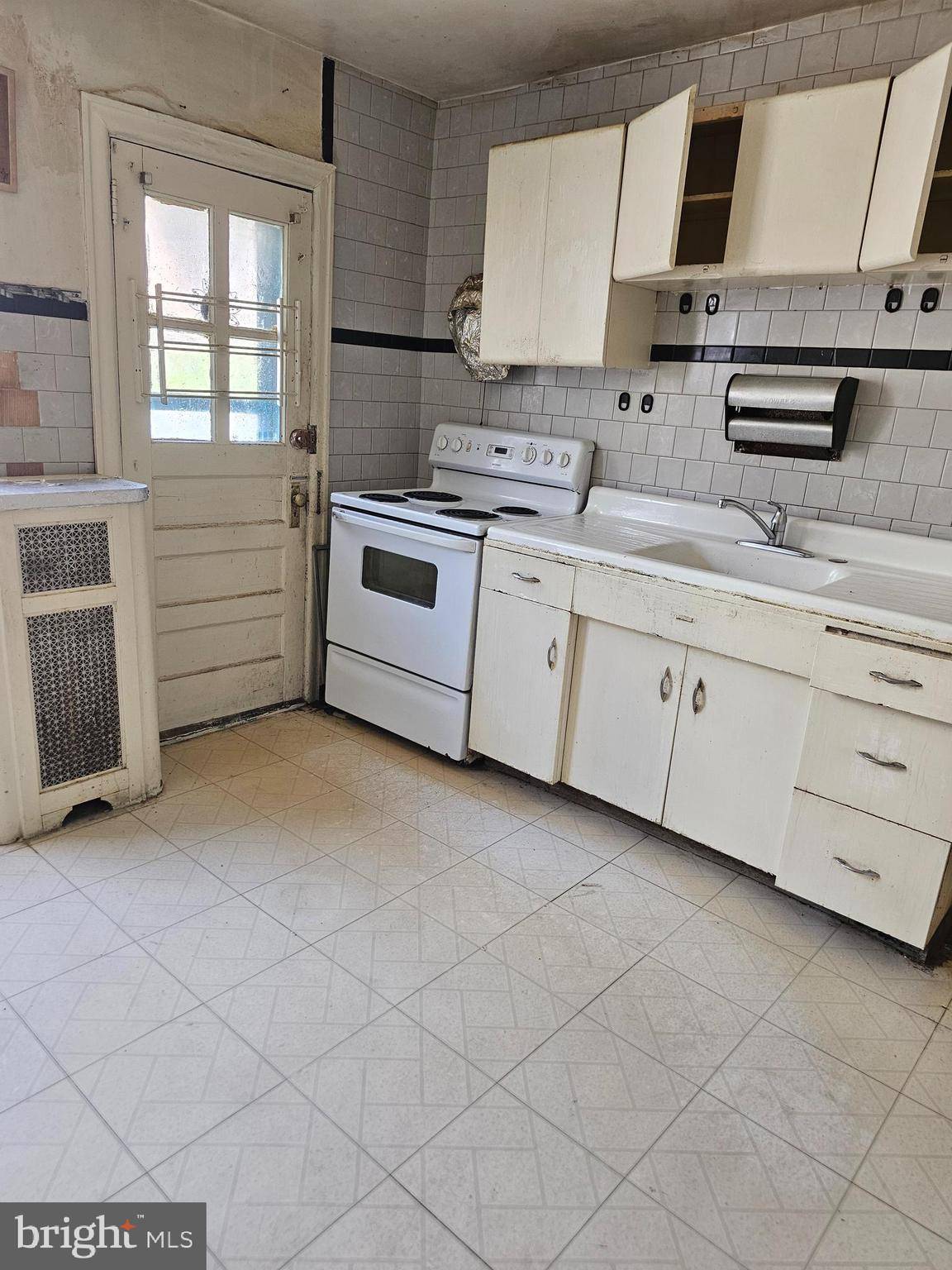 Philadelphia, PA 19120,153 ROSEMAR ST