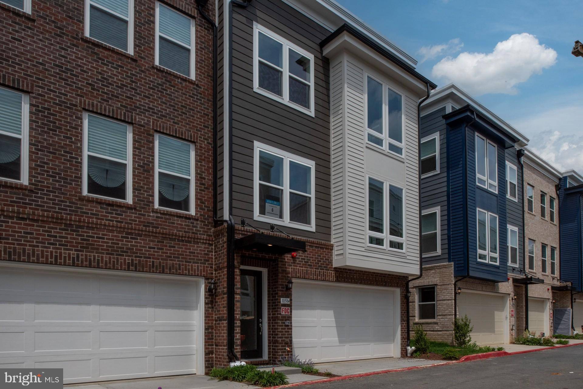 Fairfax, VA 22030,10584 RED OAK ST