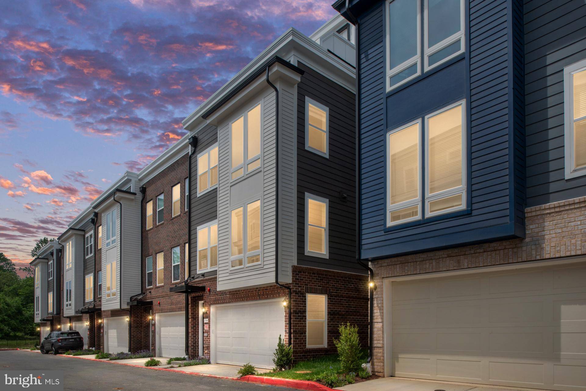 Fairfax, VA 22030,10584 RED OAK ST