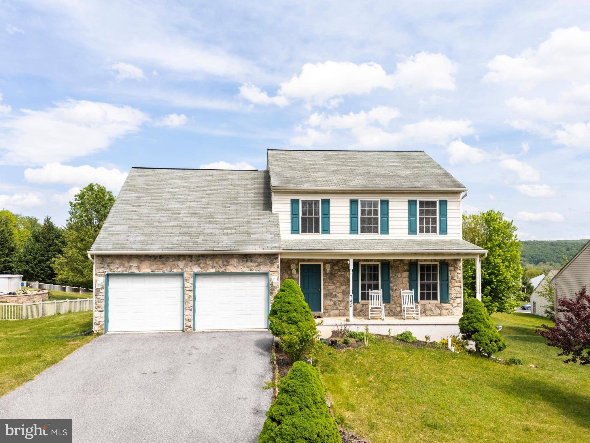 Mount Wolf, PA 17347,745 APPLE TREE LN