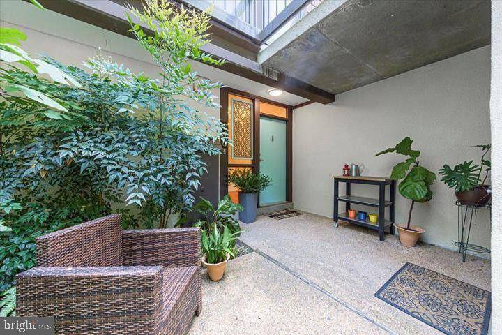 Arlington, VA 22204,2330 S QUINCY ST #1