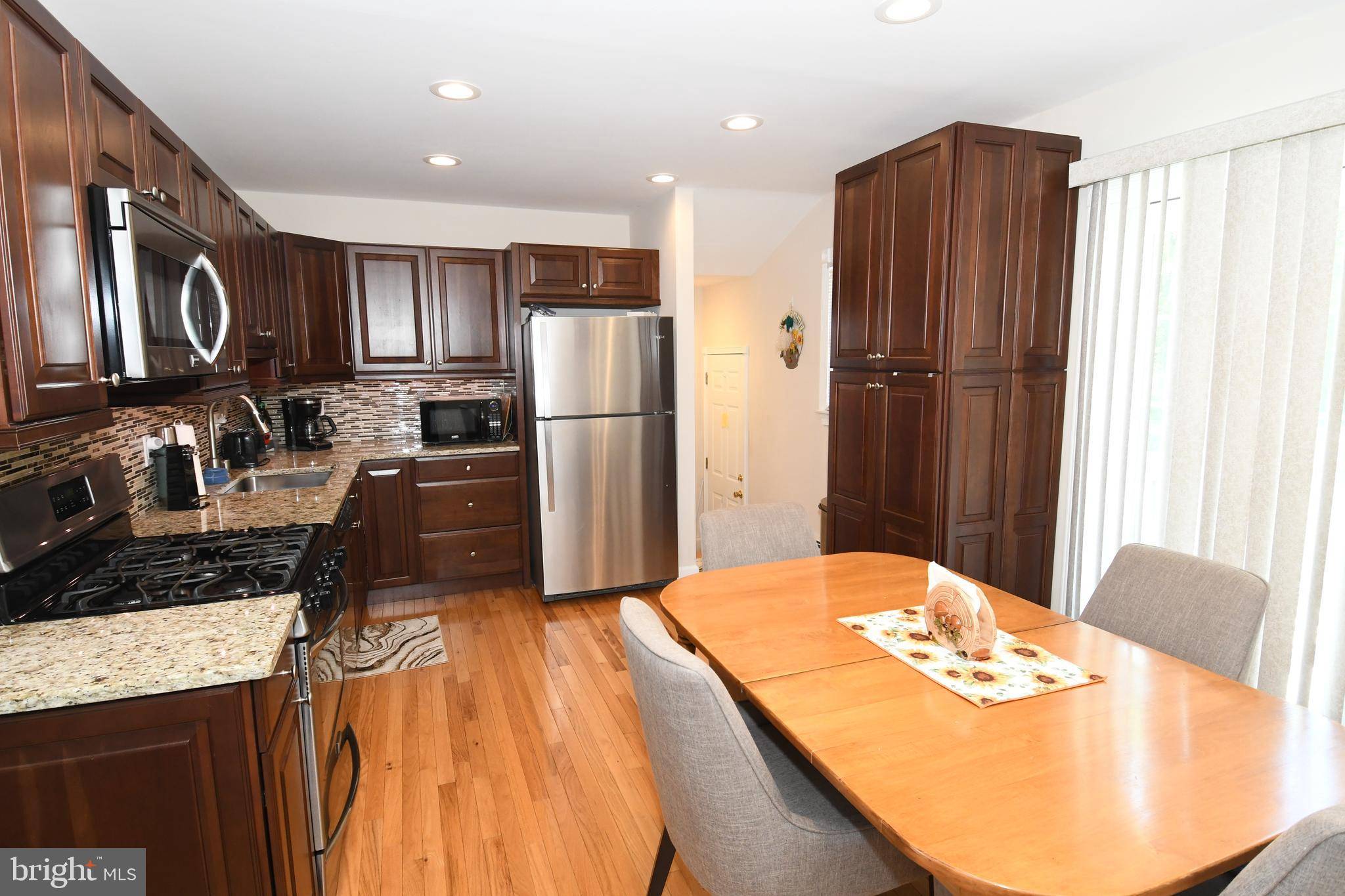 Trenton, NJ 08690,1841 YARDVILLE-HAMILTON SQUARE RD