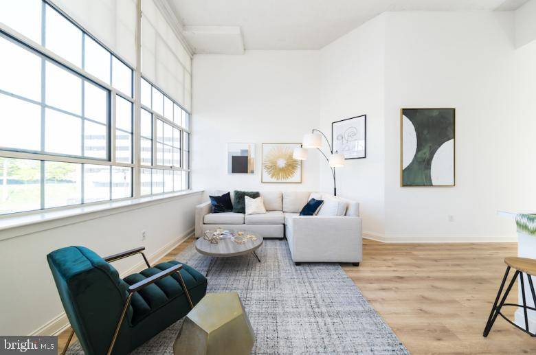 Philadelphia, PA 19103,2121-41 MARKET ST #814