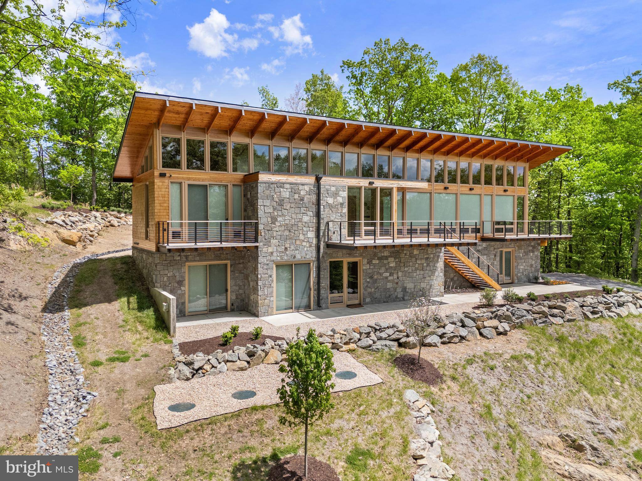 Castleton, VA 22716,559 BESSIE BELL MOUNTAIN RD