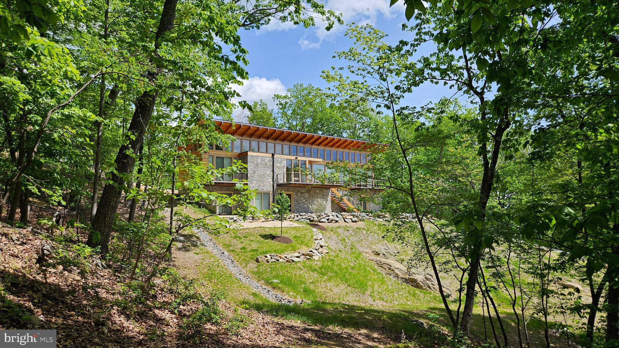 Castleton, VA 22716,559 BESSIE BELL MOUNTAIN RD