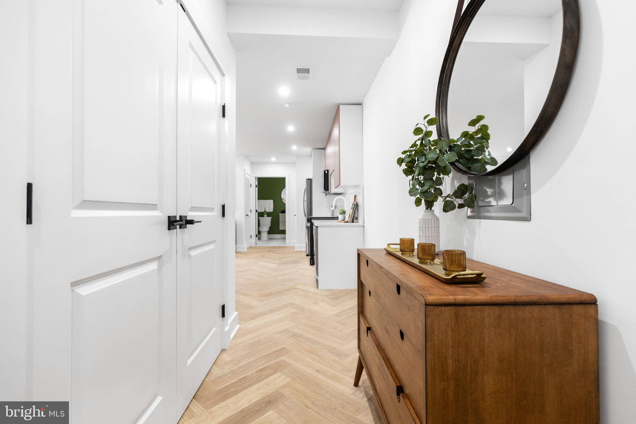 Washington, DC 20002,1124 FLORIDA NE #206