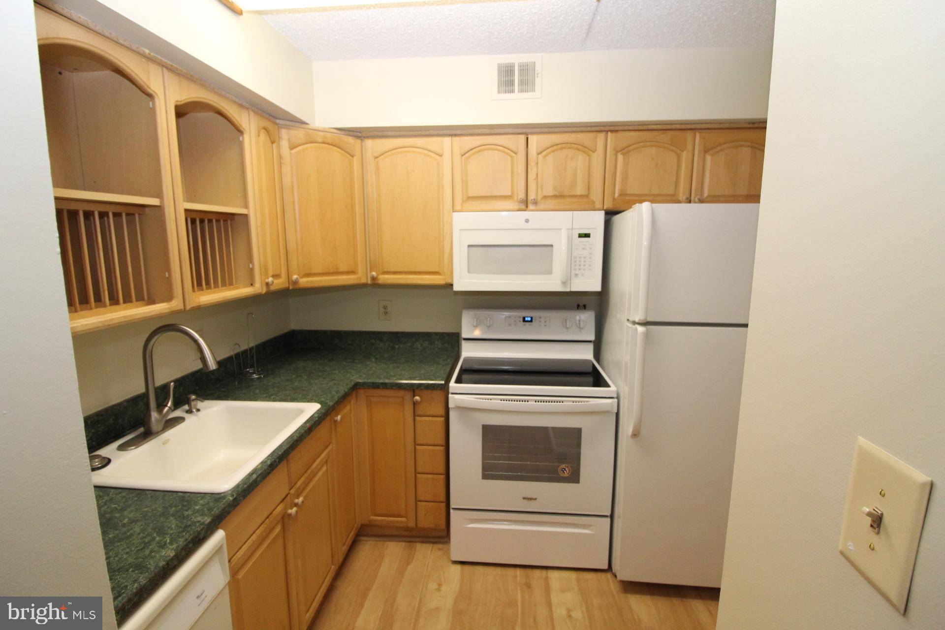 Alexandria, VA 22309,8600-A VILLAGE SQUARE DR #A