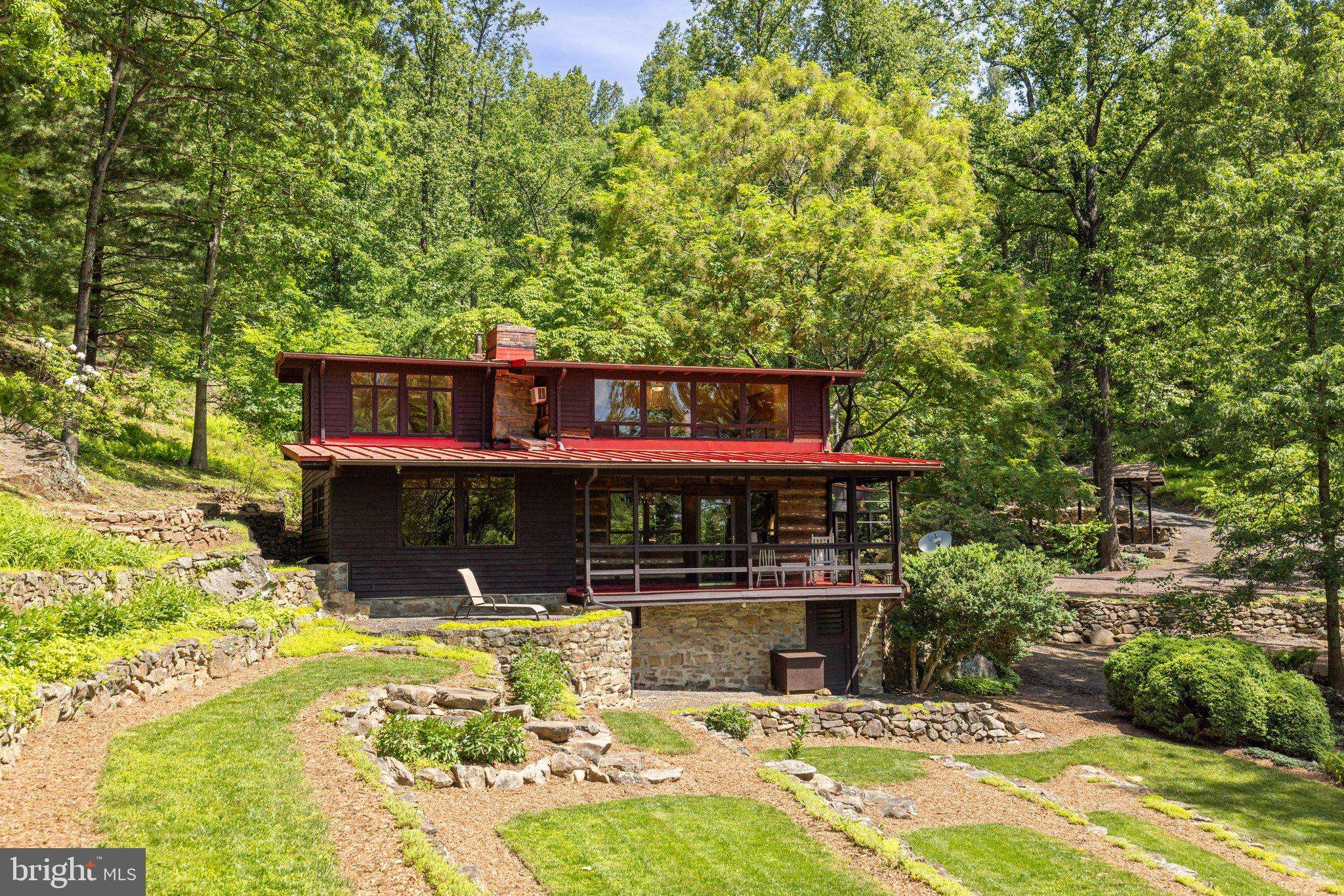 Sperryville, VA 22740,115 OVENTOP MOUNTAIN LN