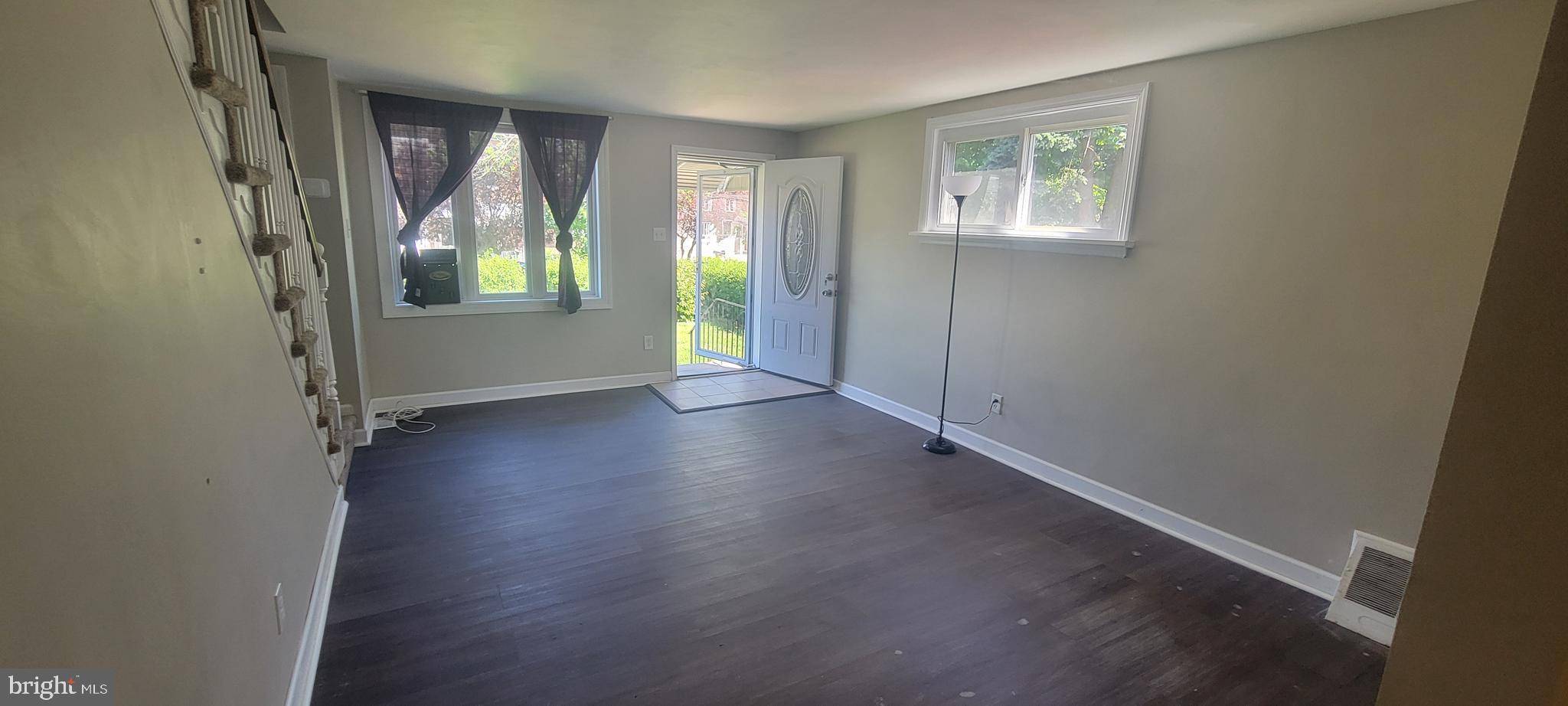 Glenolden, PA 19036,724 W CRESCENT DR