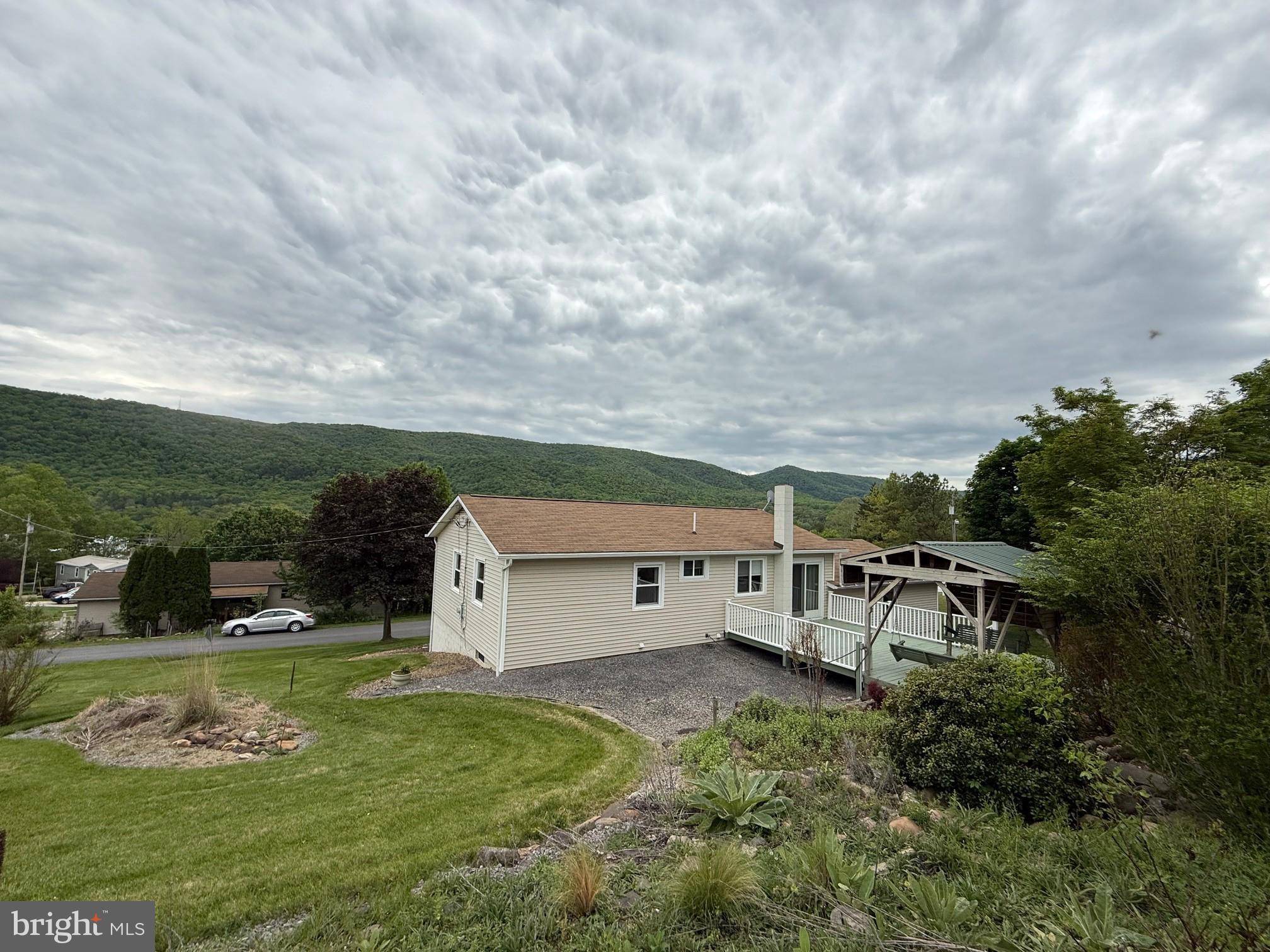 Franklin, WV 26807,64 MULBERRY ST