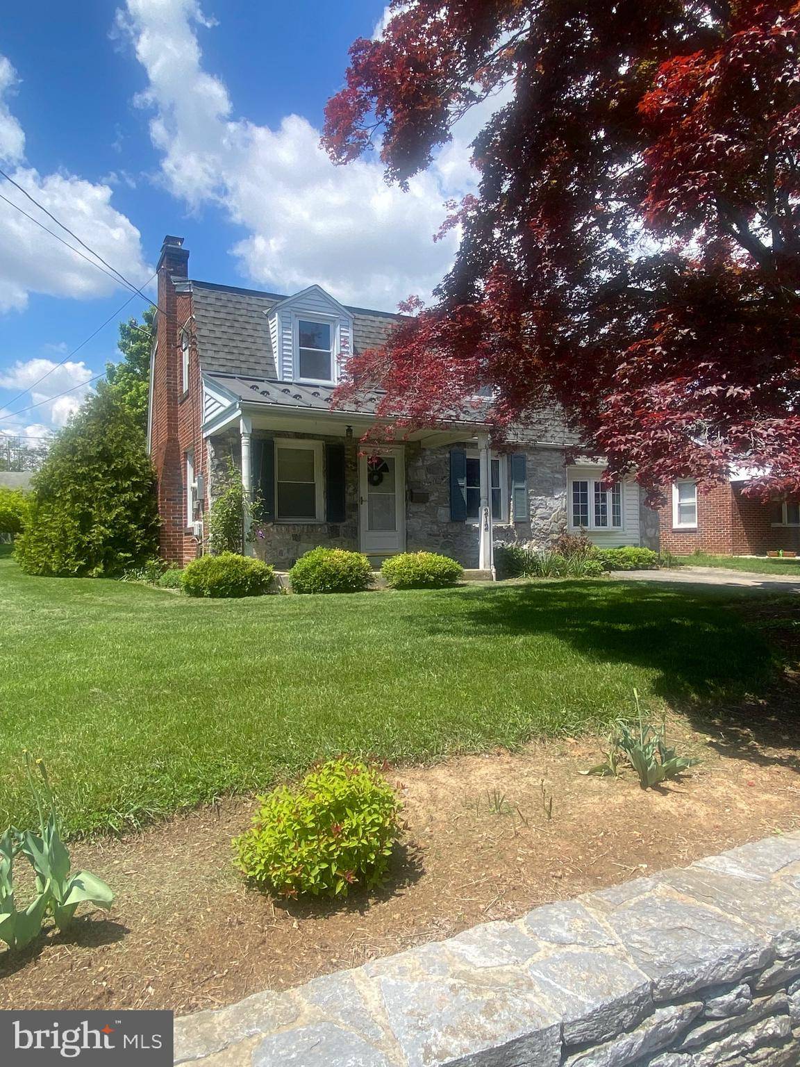 Ephrata, PA 17522,212 PENN AVE