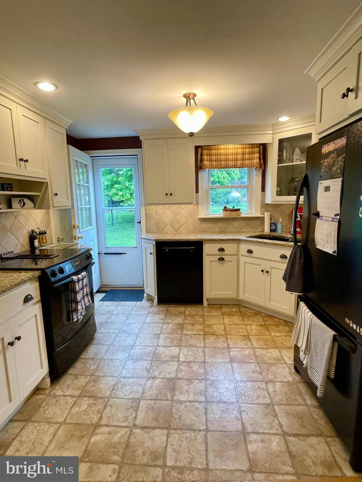 Ephrata, PA 17522,212 PENN AVE