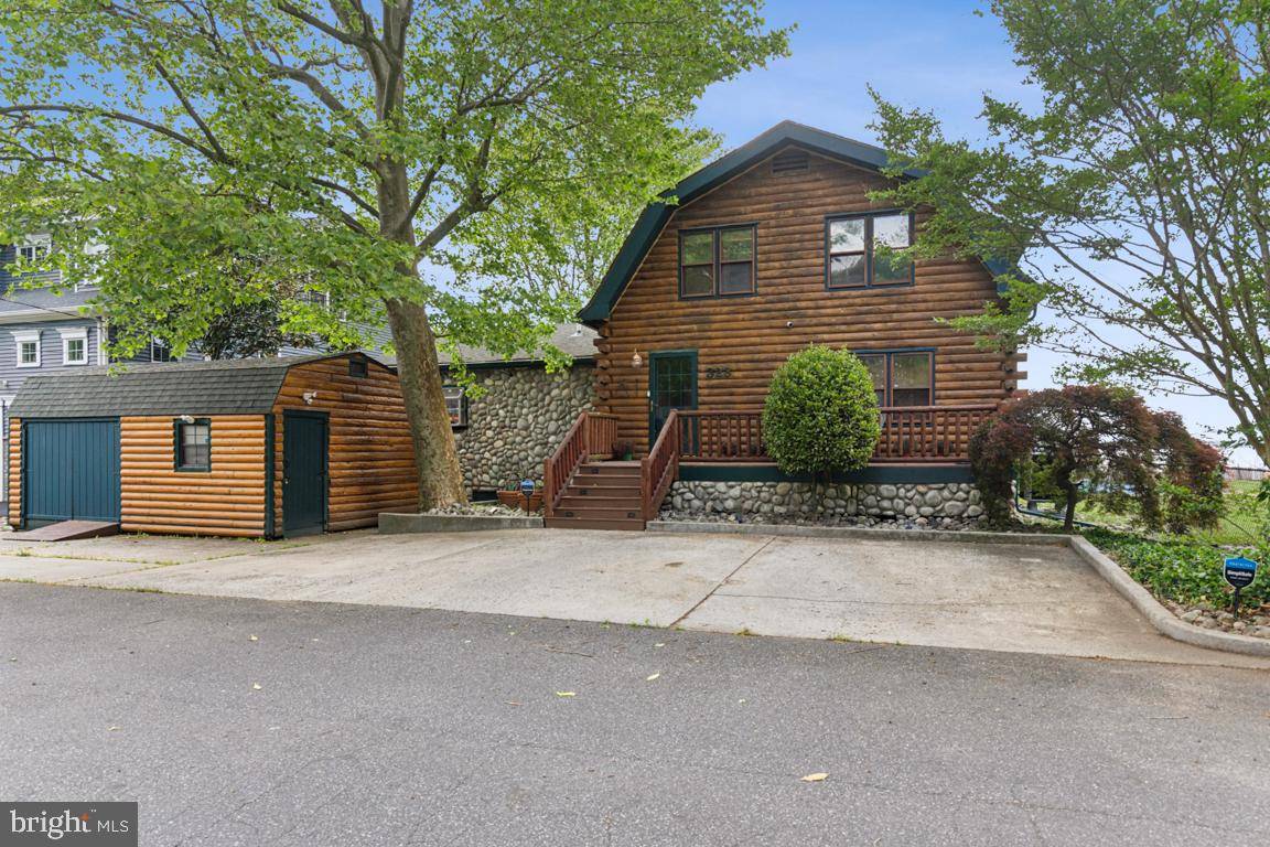 Pennsville, NJ 08070,323 ENLOW PL