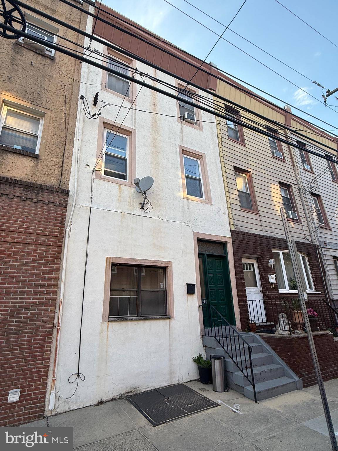 Philadelphia, PA 19145,2246 S 15TH ST