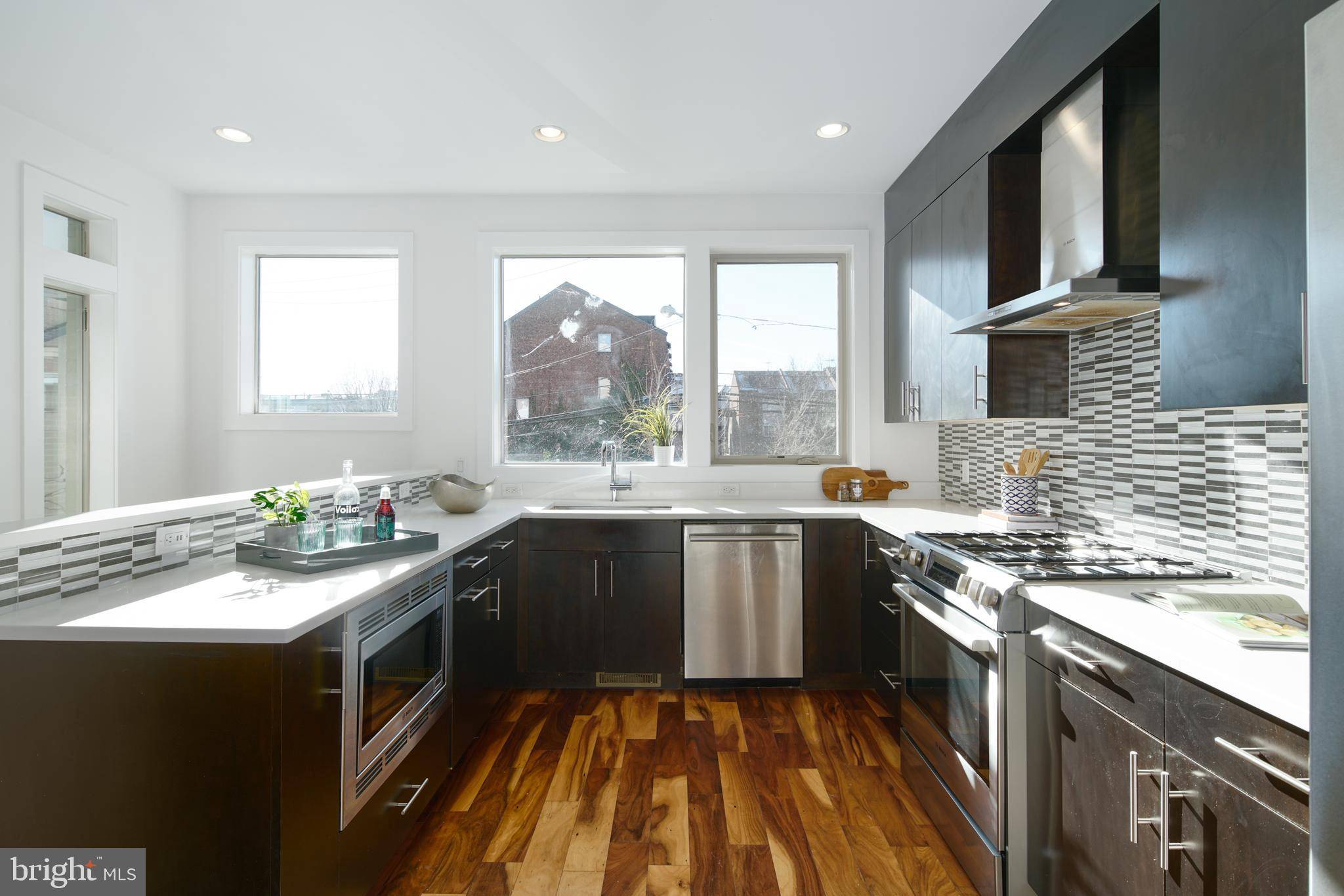Philadelphia, PA 19147,740 S COLUMBUS BOULEVARD #48