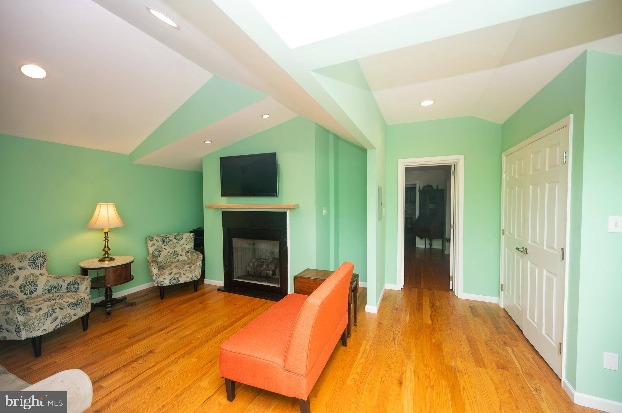 Cheltenham, PA 19012,525 CROYDEN RD