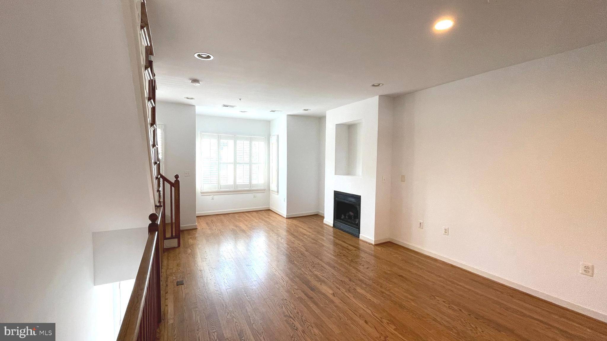 Washington, DC 20003,524 15TH ST SE #UPPER