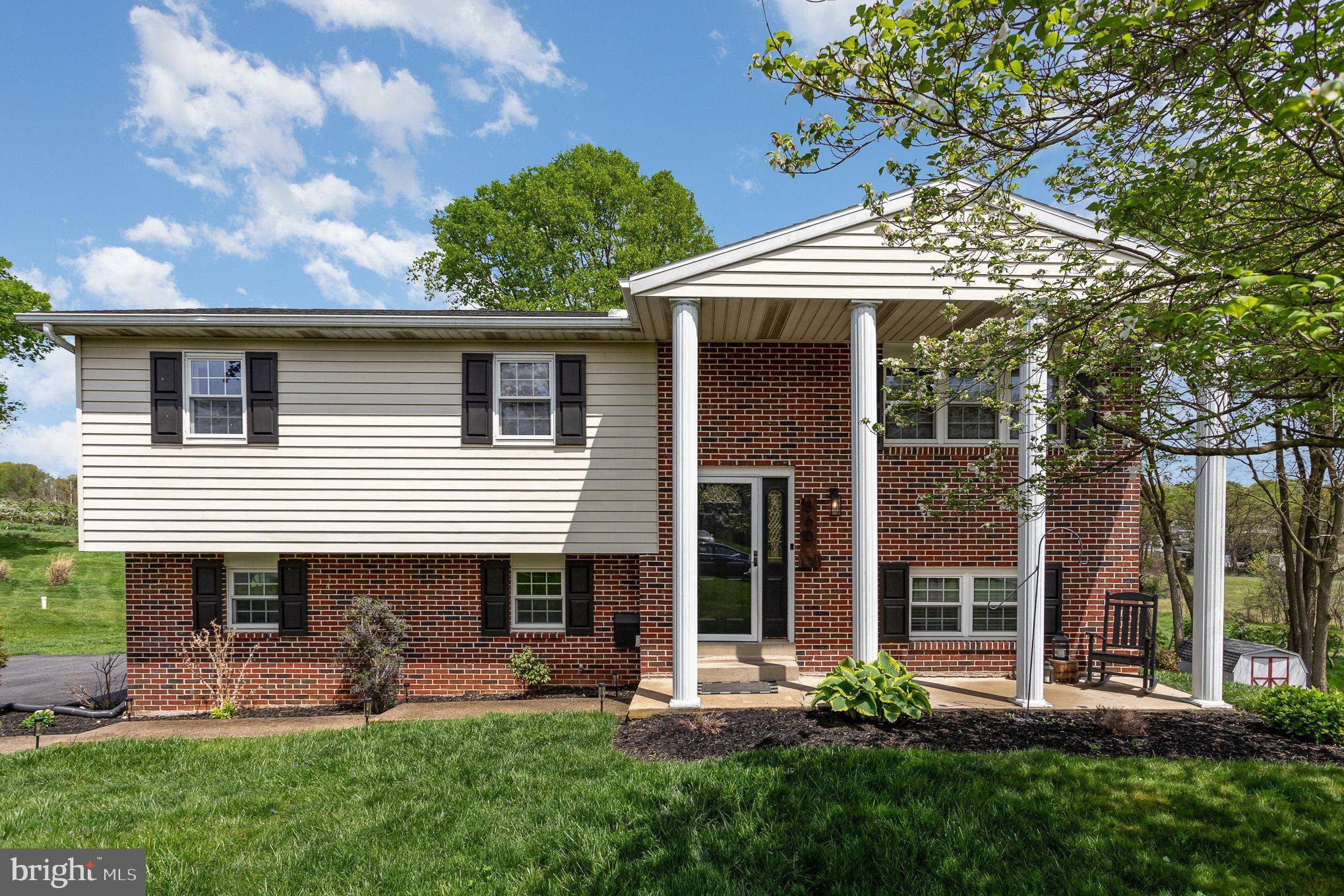 Harrisburg, PA 17111,860 CHAUCER DR