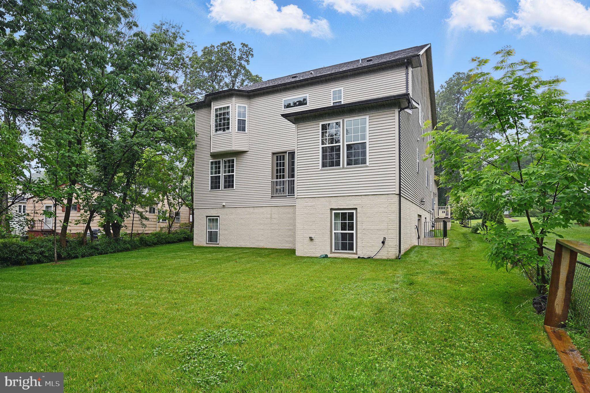 Falls Church, VA 22043,7621 LEONARD DR