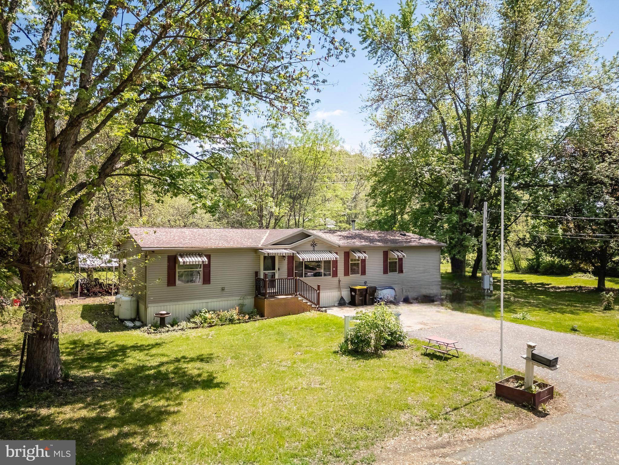 Bechtelsville, PA 19505,21 PHEASANT LN