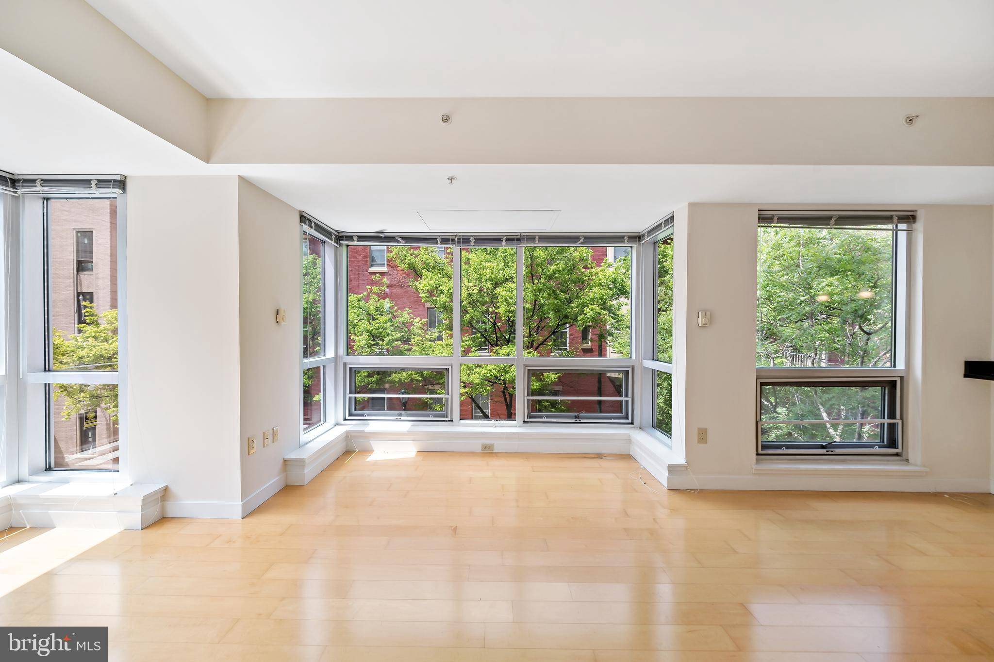 Philadelphia, PA 19107,1034 SPRUCE ST #301