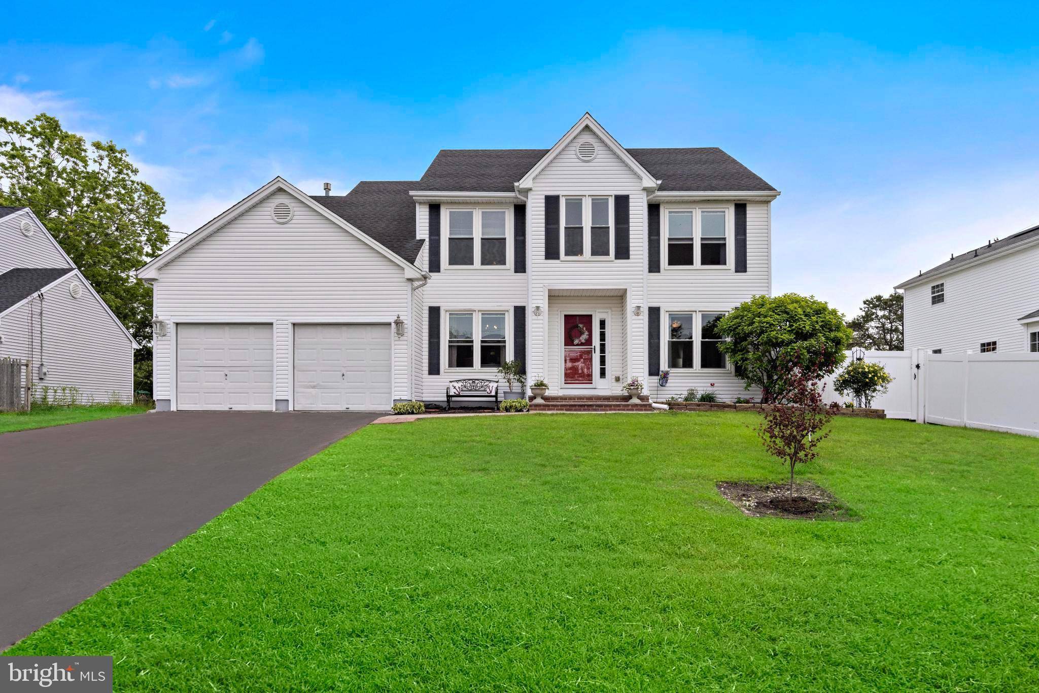 Manahawkin, NJ 08050,153 NEPTUNE DR
