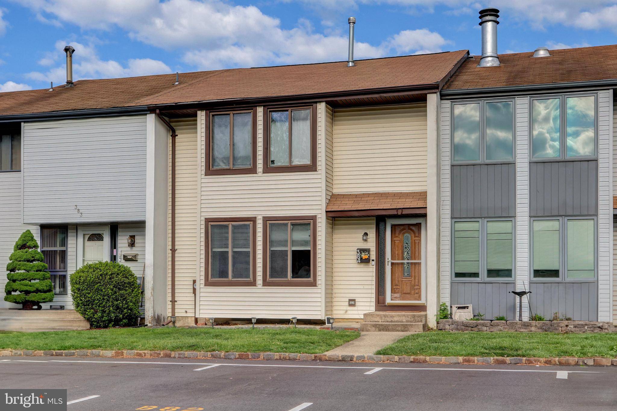 East Windsor, NJ 08520,384 BOLTON RD