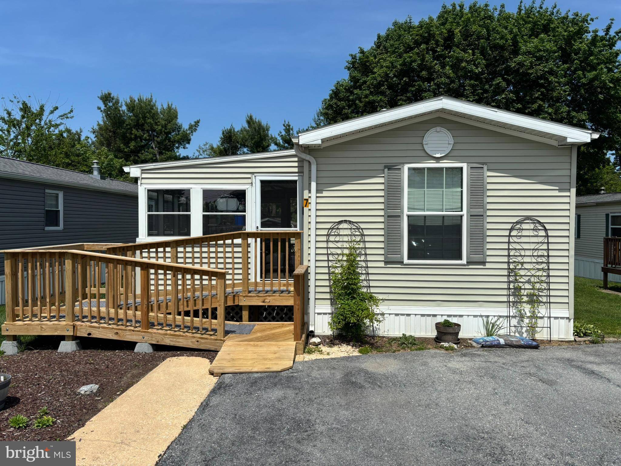 Mount Joy, PA 17552,7 PENN COURT DR
