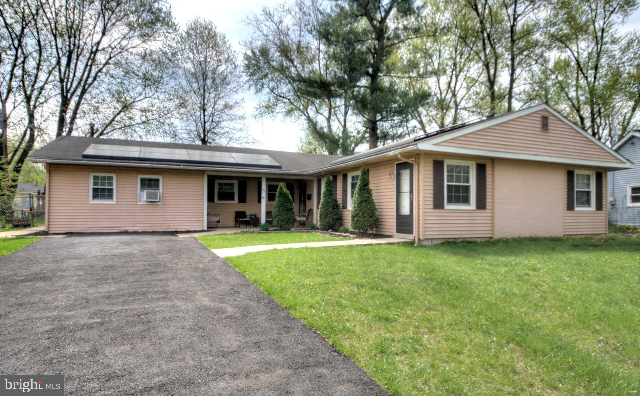 Willingboro, NJ 08046,24 EDGEWATER LN