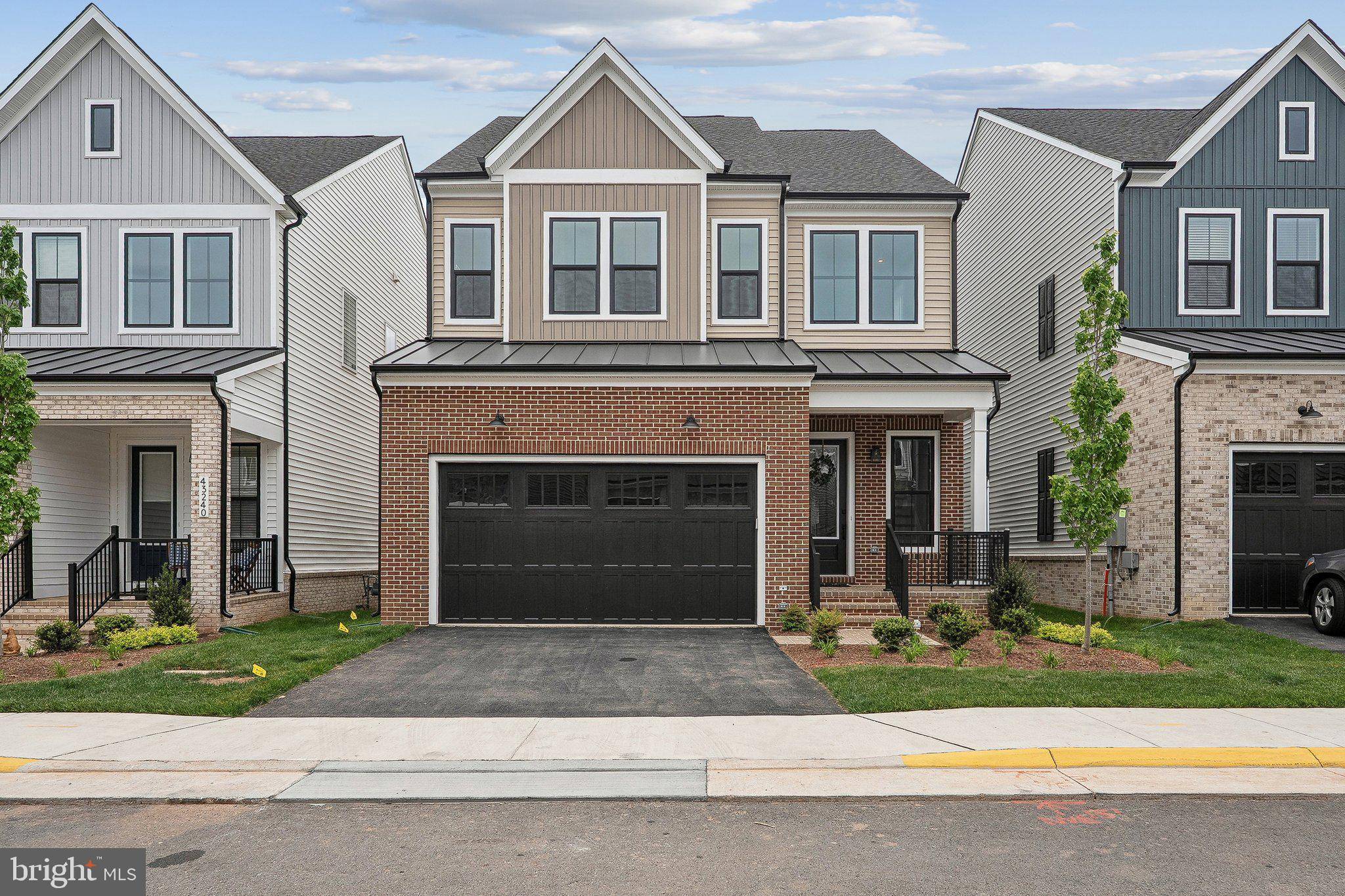 Ashburn, VA 20148,43244 GREELEY SQ