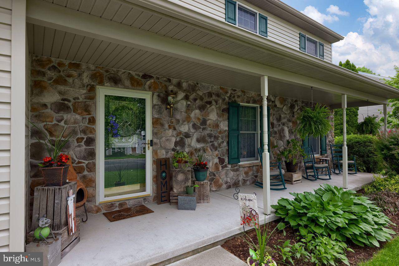Lancaster, PA 17603,1015 FLAGSTONE CT