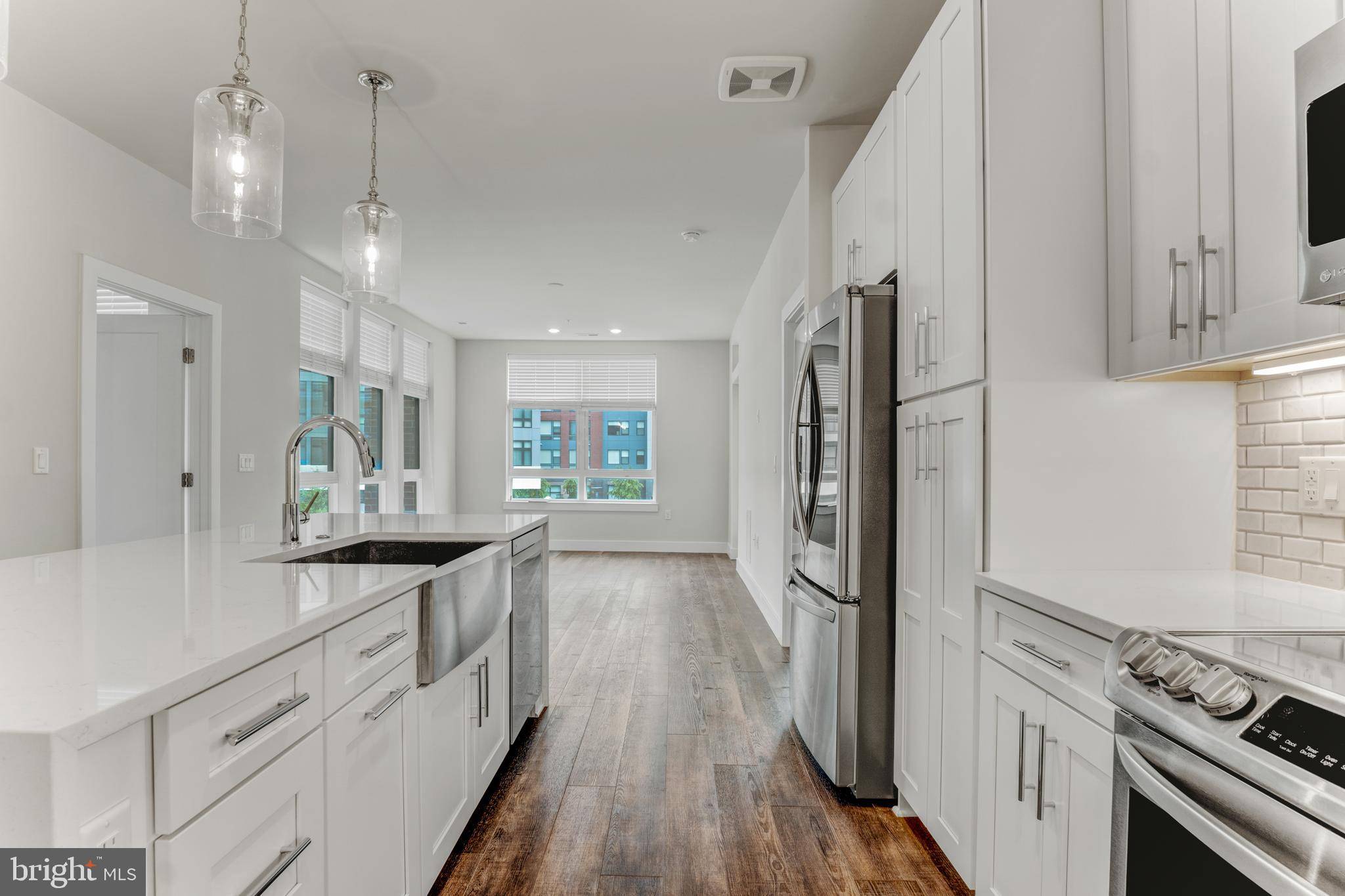 Mclean, VA 22102,1761 OLD MEADOW RD #209
