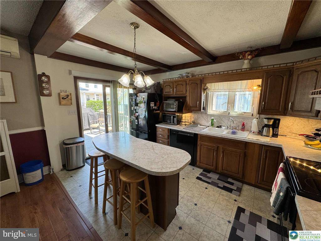 Lehighton, PA 18235,137 N 4TH ST