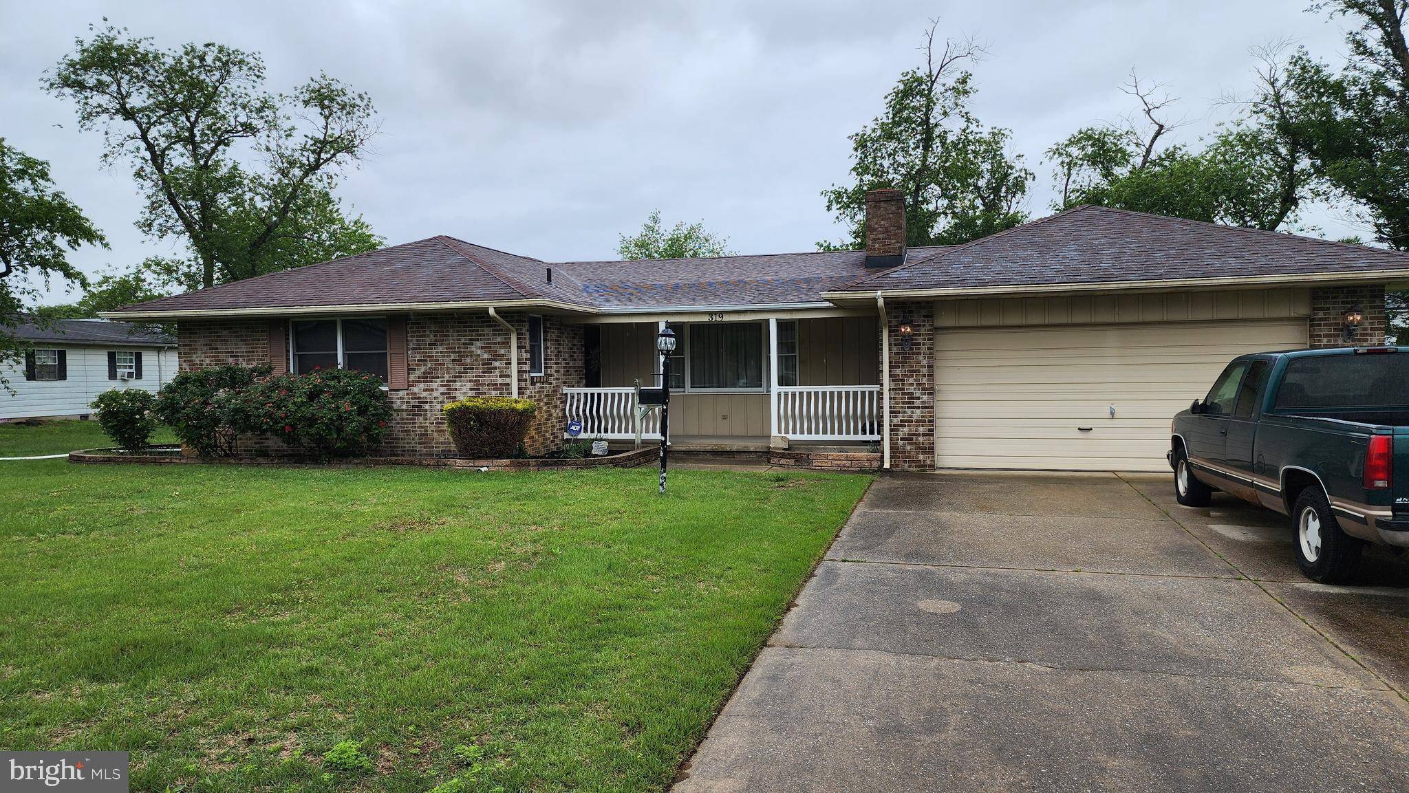 Paulsboro, NJ 08066,319 MORTON AVE