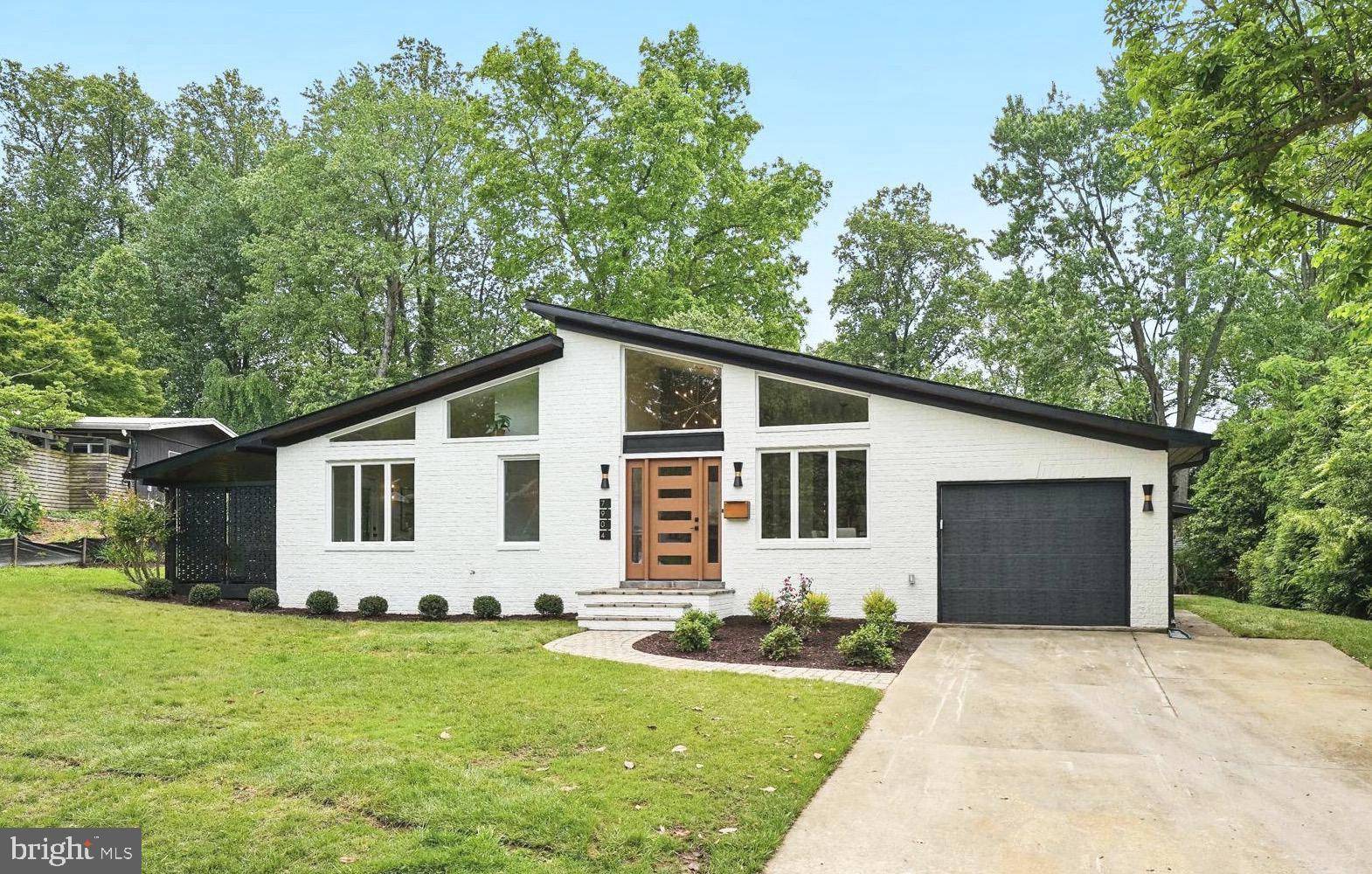 Falls Church, VA 22042,7904 HOLMES RUN DR