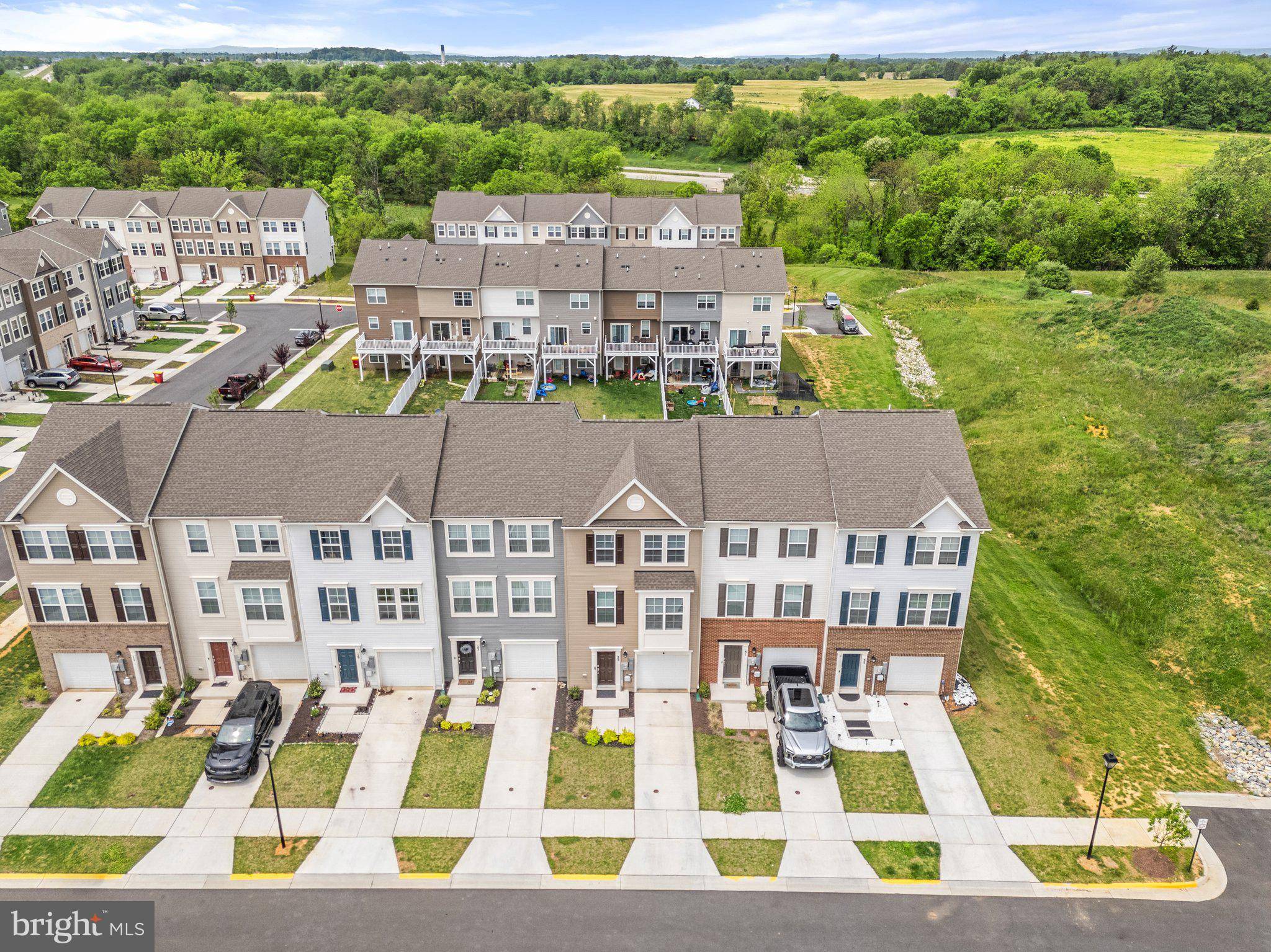 Charles Town, WV 25414,27 ISNY CT