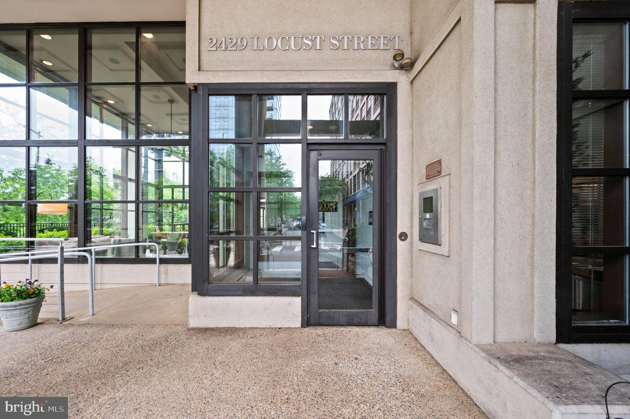 Philadelphia, PA 19103,2429-41 LOCUST ST #409