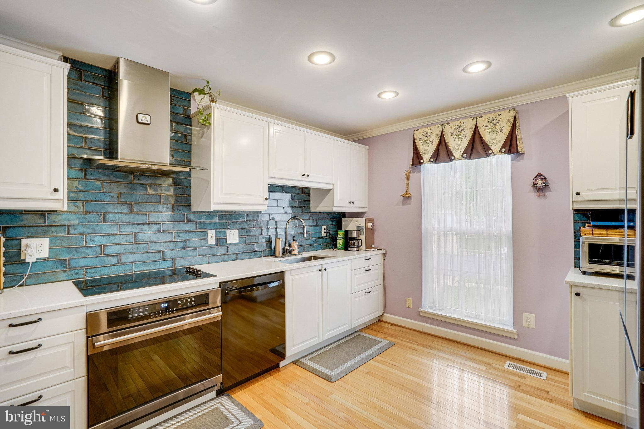 Burke, VA 22015,5941 POWELLS LANDING RD