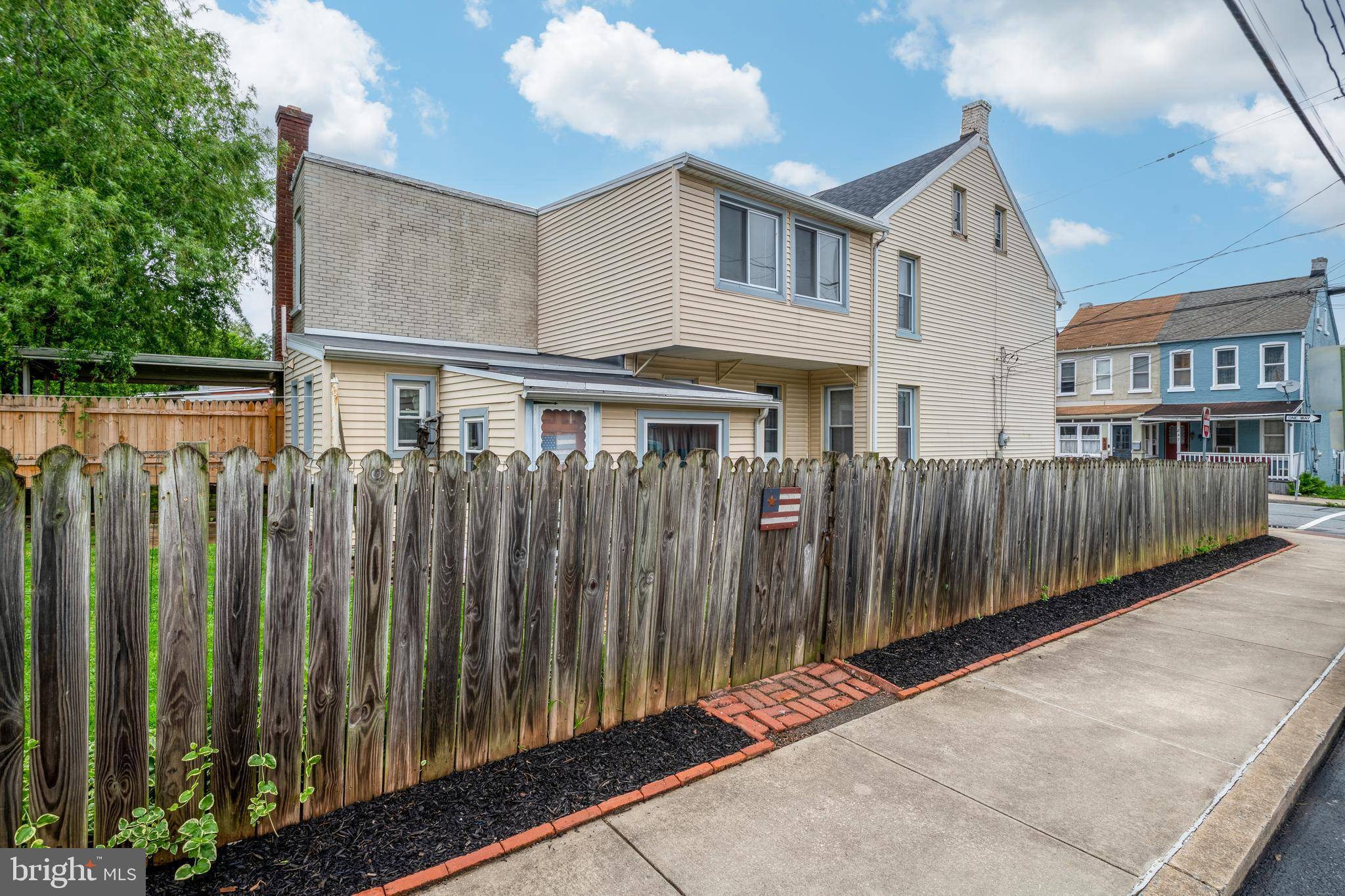 Columbia, PA 17512,848 HOUSTON ST