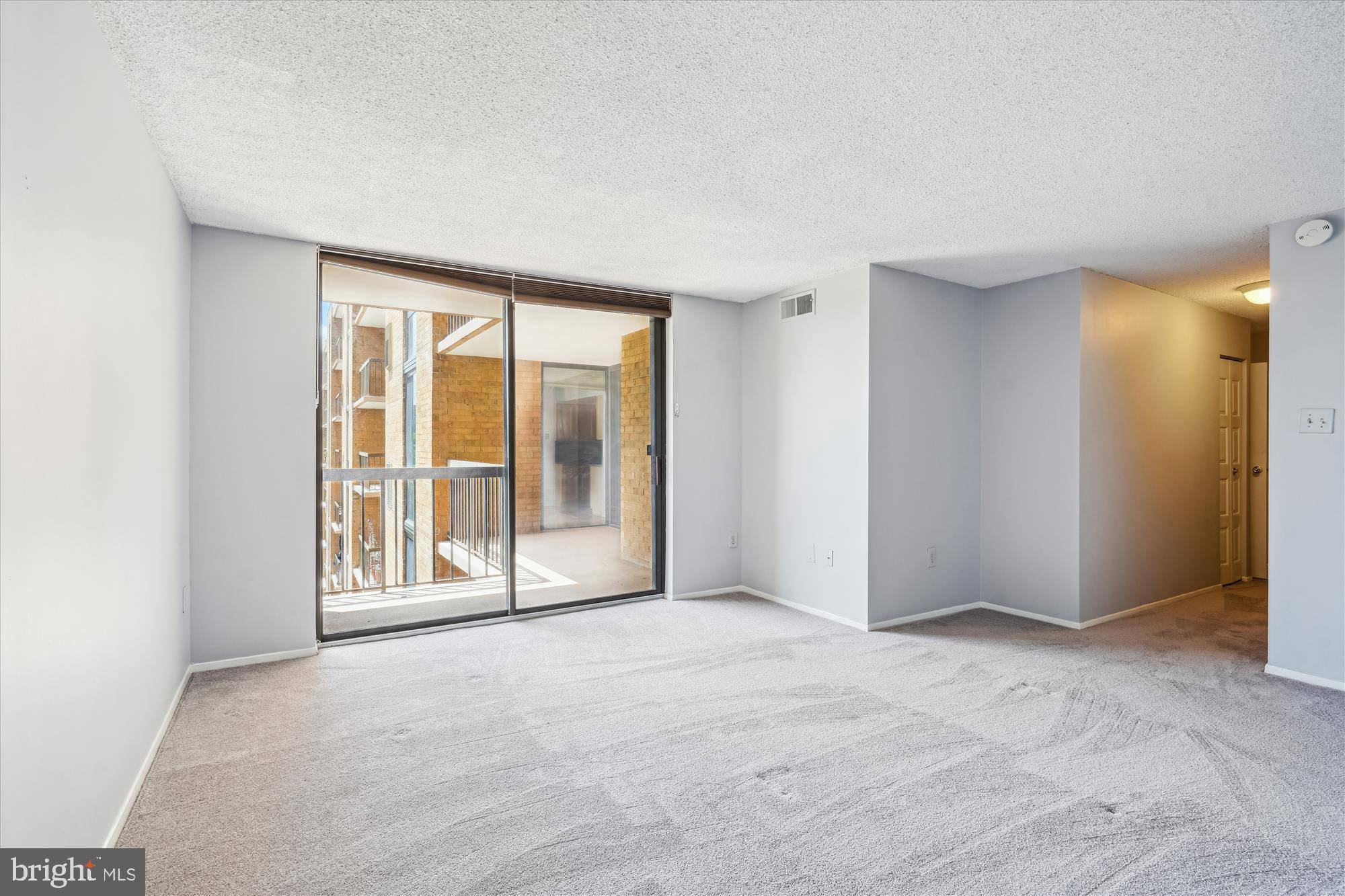 Arlington, VA 22204,4500 S FOUR MILE RUN DR #1016