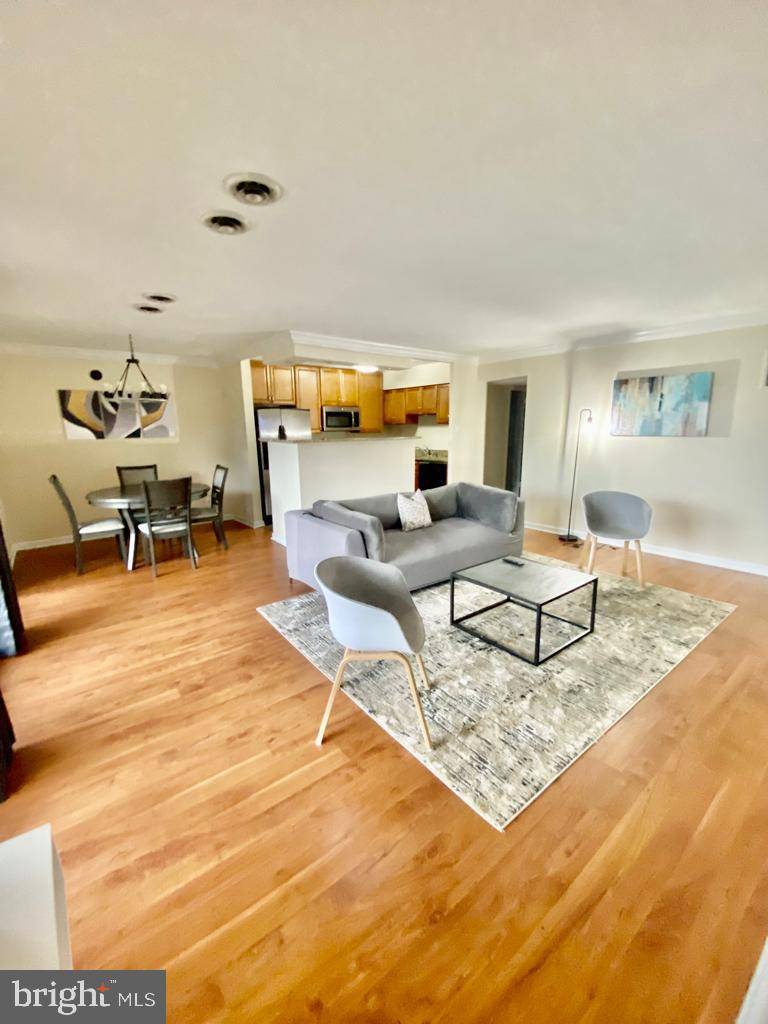 Alexandria, VA 22303,2624 REDCOAT DR #2B